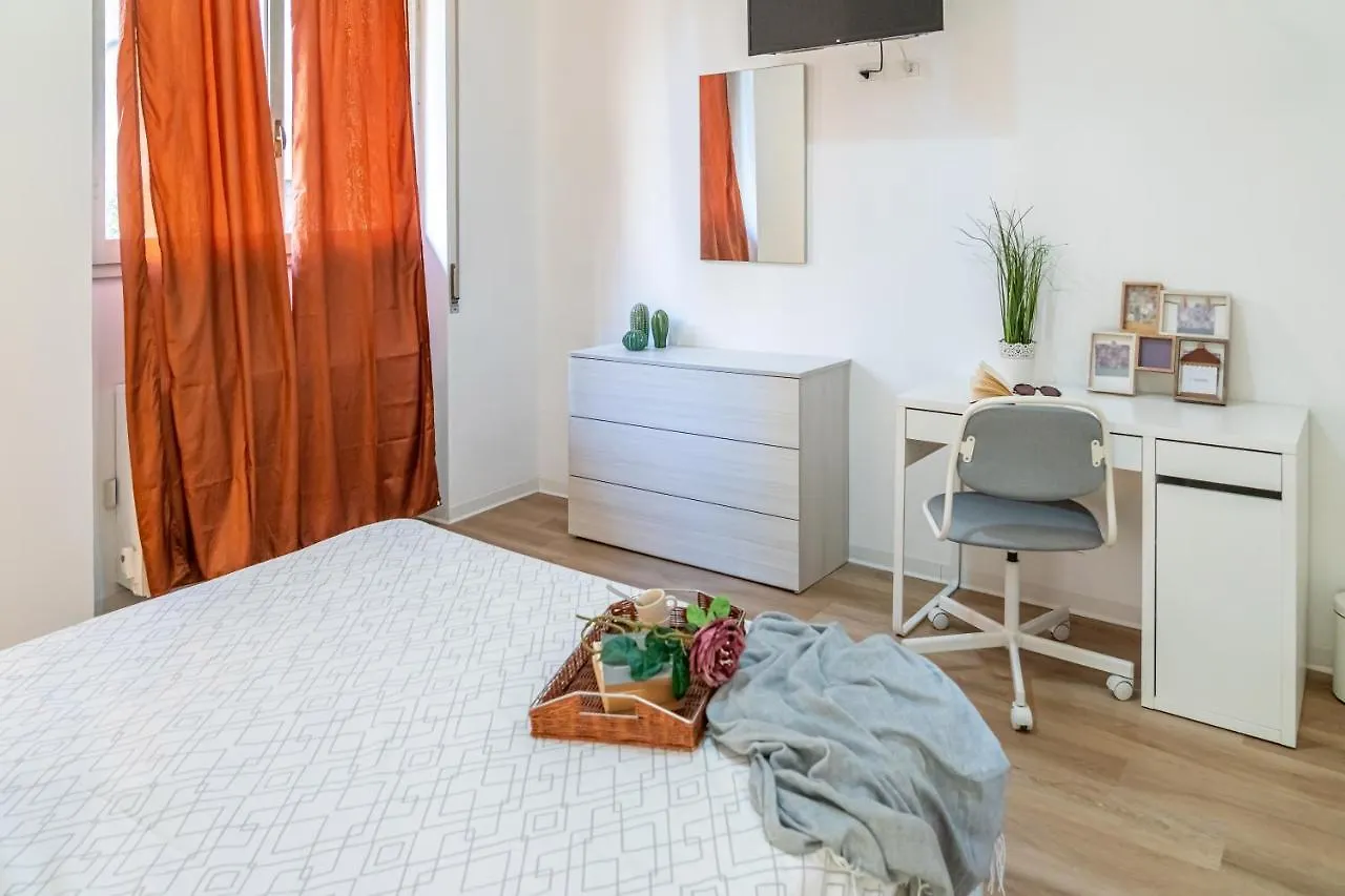 Casa Golgi - Pavia City - By Host4U 0*,