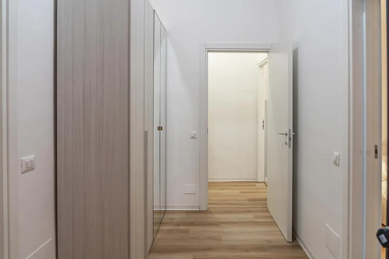 Casa Golgi - Pavia City - By Host4U 0*,  Italy